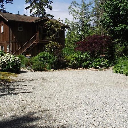 Secret Cove Cottage Suites Halfmoon Bay Екстериор снимка